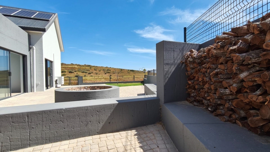 4 Bedroom Property for Sale in Outeniquasbosch Western Cape